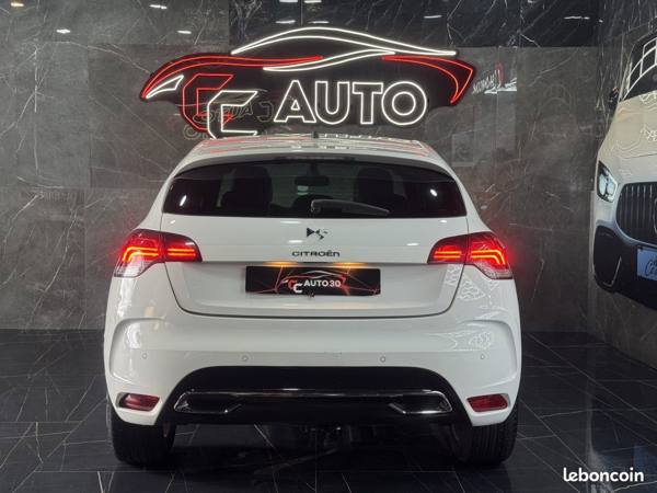 Citroën DS4 1.6 e-HDi 115 Airdream Executive photo 3