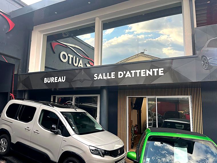 Entrée et accueil du garage