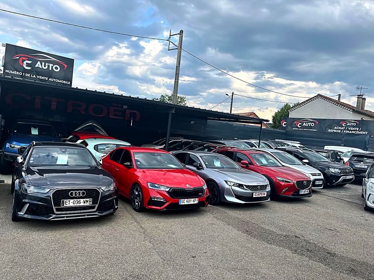 Véhicules d'occasion et enseigne CC AUTO 30